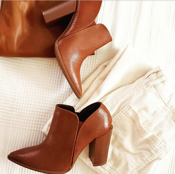 New England Collection cinnamon lizard print boot - Picture 4 of 4